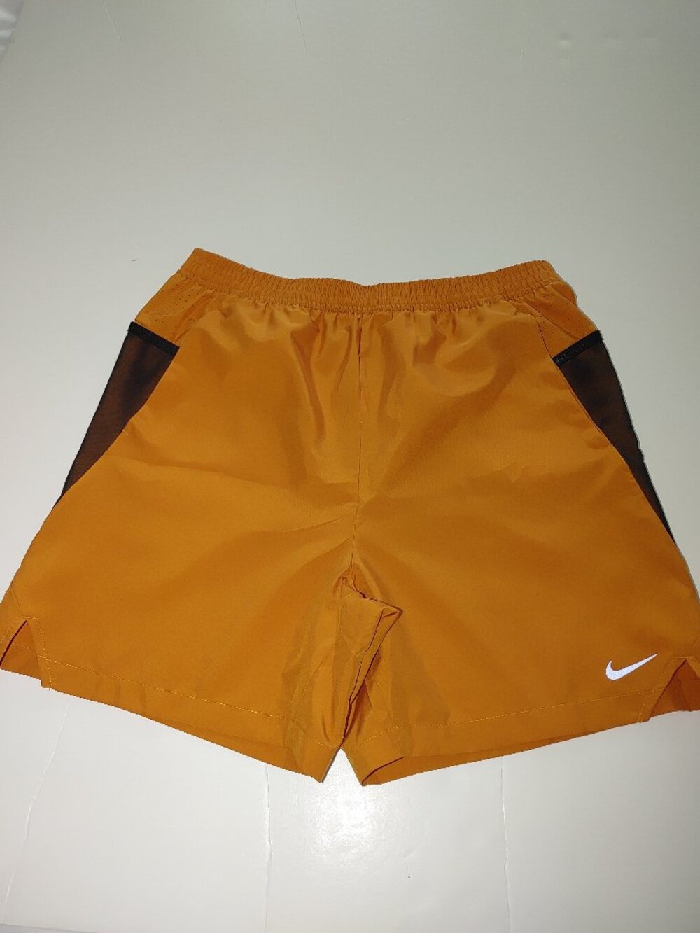NIKE Boy's High Rise Athletic Shorts Size XL NWT